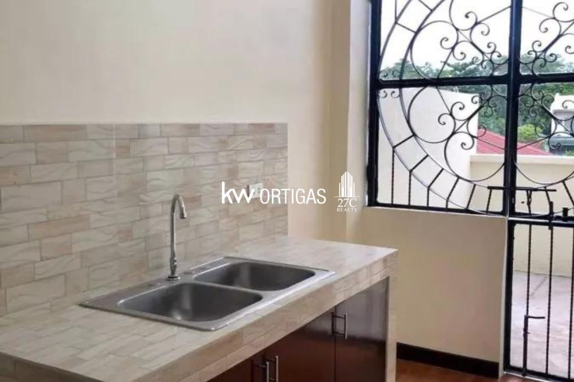 7 Bedroom House for Sale in Barangay 42, Caloocan, Metro Manila near LRT-1 R. Papa – photo 4