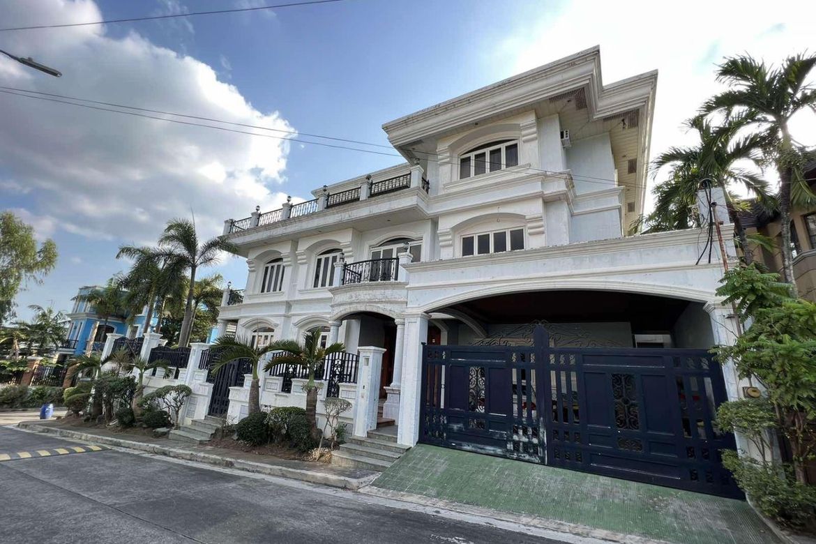 7 Bedroom House for Sale in Batasan Hills, Quezon City, Metro Manila – photo 6