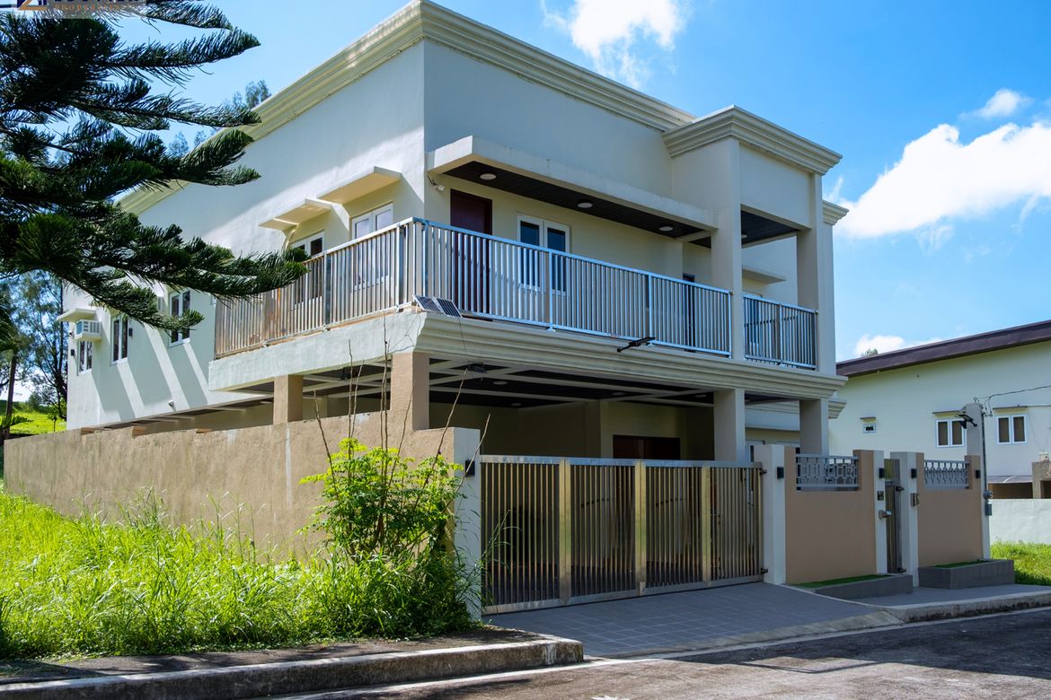 7 Bedroom House for Sale in Buck Estate, Alfonso, Cavite