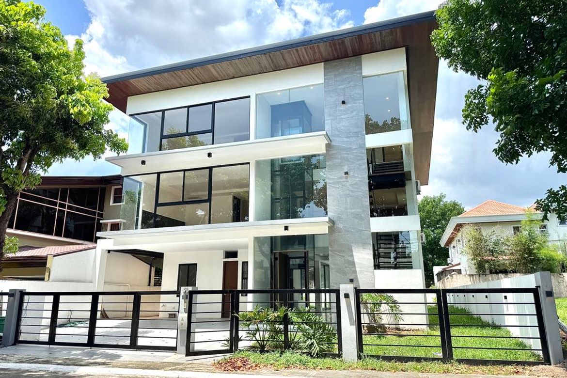 7 Bedroom House for Sale in Cupang, Muntinlupa, Metro Manila