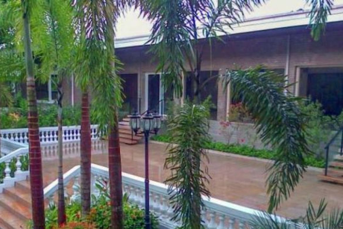 7 Bedroom House for Sale in Dasmariñas Village, Dasmariñas North, Makati, Metro Manila near MRT-3 Magallanes