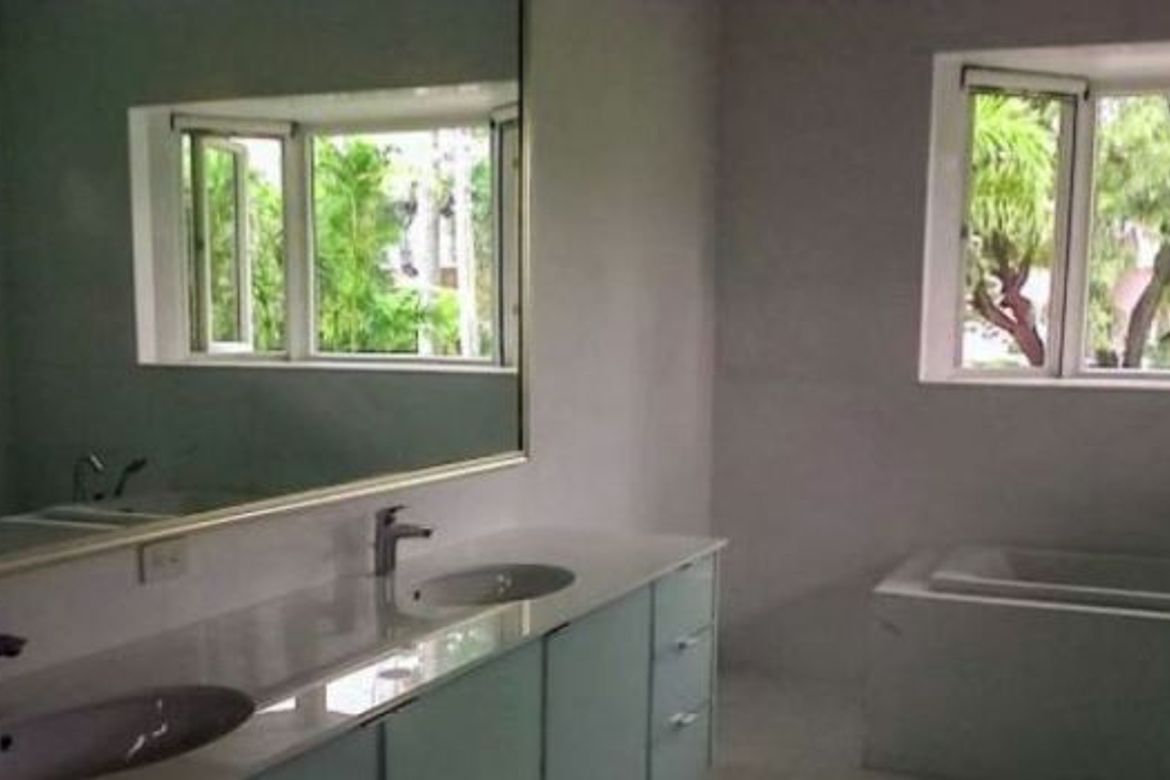 7 Bedroom House for Sale in Dasmariñas Village, Dasmariñas North, Makati, Metro Manila near MRT-3 Magallanes – photo 4