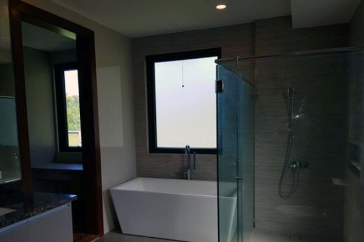 7 Bedroom House for Sale in Dasmariñas Village, Dasmariñas North, Makati, Metro Manila near MRT-3 Magallanes – photo 3