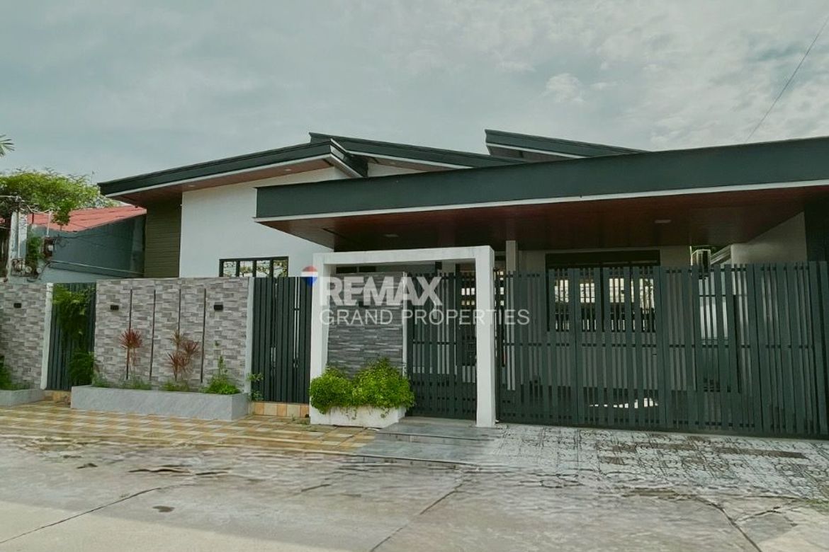 7 Bedroom House for Sale in Dolores, San Fernando, Pampanga