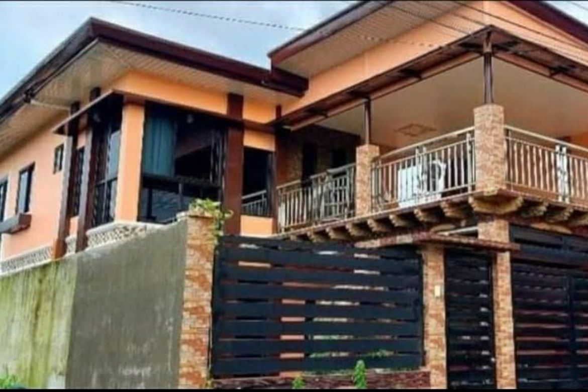 7 Bedroom House for Sale in Estefania, Bacolod, Negros Occidental