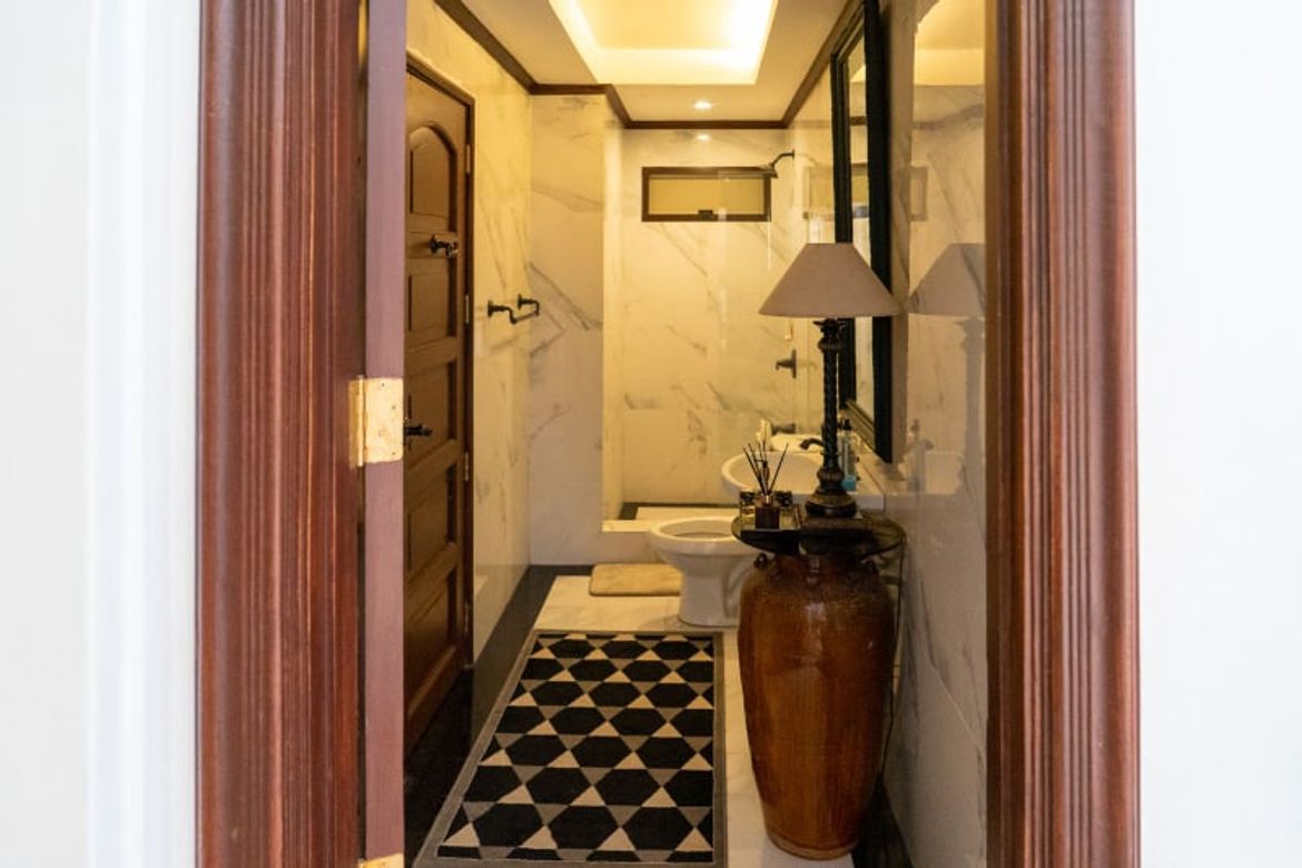 7 Bedroom House for Sale in Forbes Park North, Makati, Metro Manila near MRT-3 Ayala