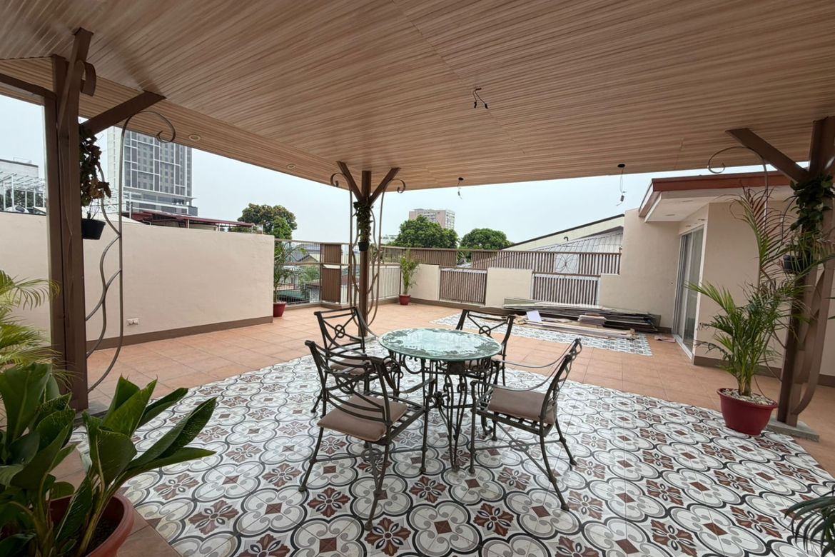 7 Bedroom House for Sale in Laging Handa, Quezon City, Metro Manila near MRT-3 Kamuning