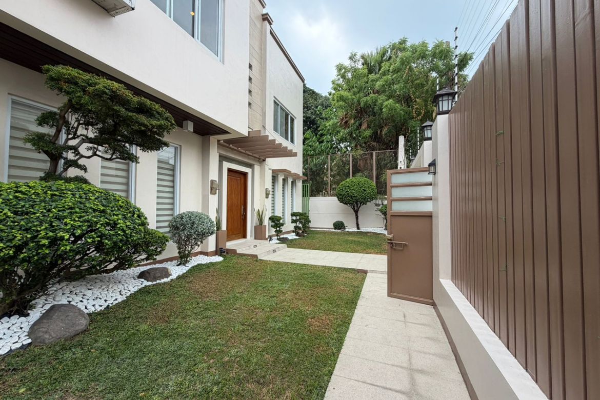 7 Bedroom House for Sale in Laging Handa, Quezon City, Metro Manila near MRT-3 Kamuning – photo 2