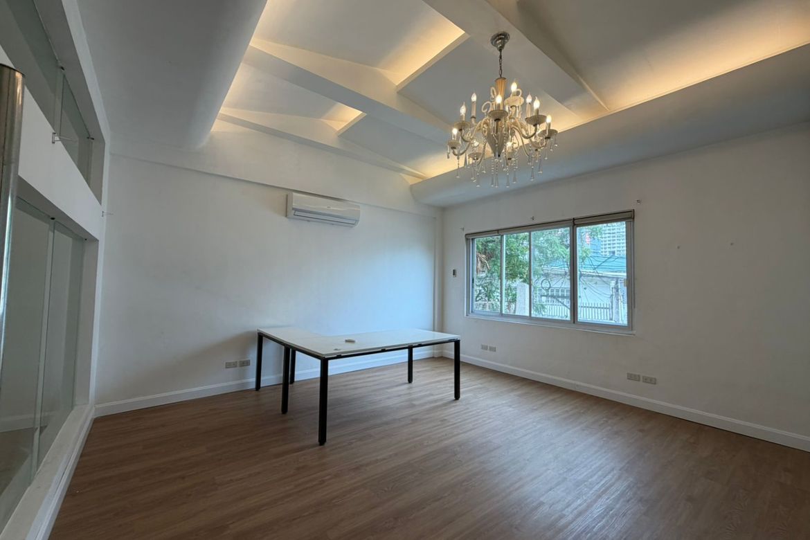 7 Bedroom House for Sale in Laging Handa, Quezon City, Metro Manila near MRT-3 Kamuning – photo 4