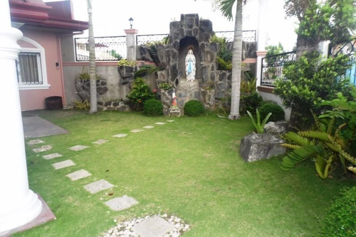 7 Bedroom House for Sale in Lourdes North West, Angeles, Pampanga – photo 2