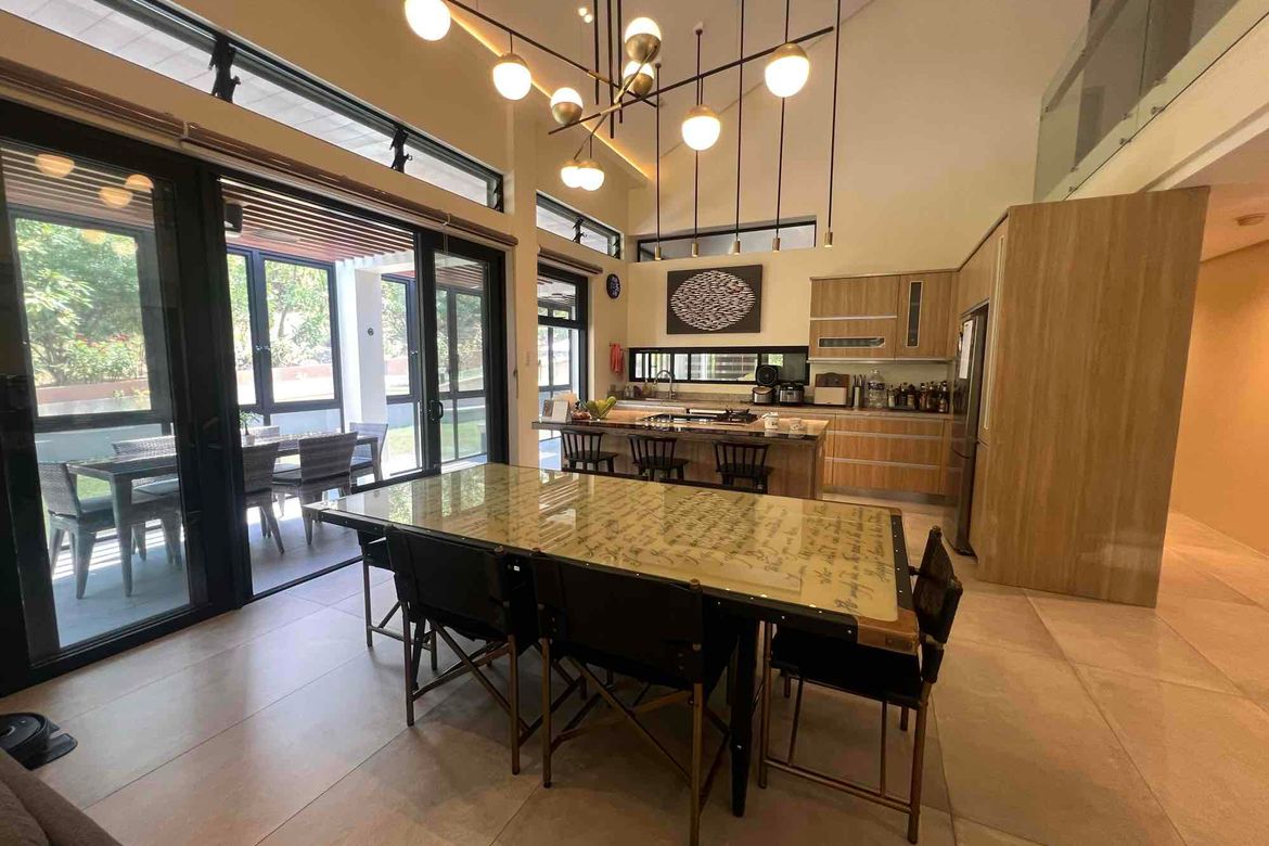 7 Bedroom House for Sale in Mabayo, Morong, Bataan