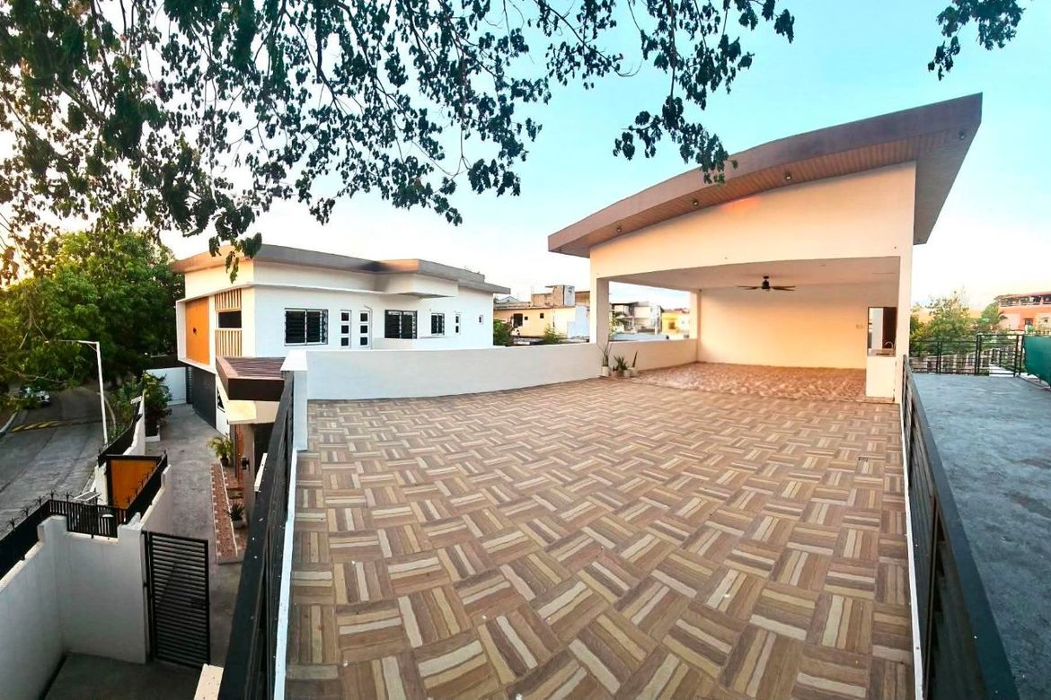 7 Bedroom House for Sale in Marcelo Green Village, Parañaque, Metro Manila – photo 2