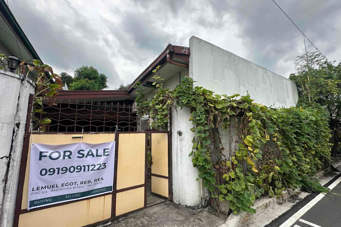7 Bedroom House for Sale in Milagrosa, Quezon City, Metro Manila