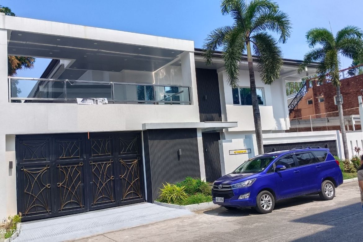 7 Bedroom House for Sale in Moonwalk, Parañaque, Metro Manila