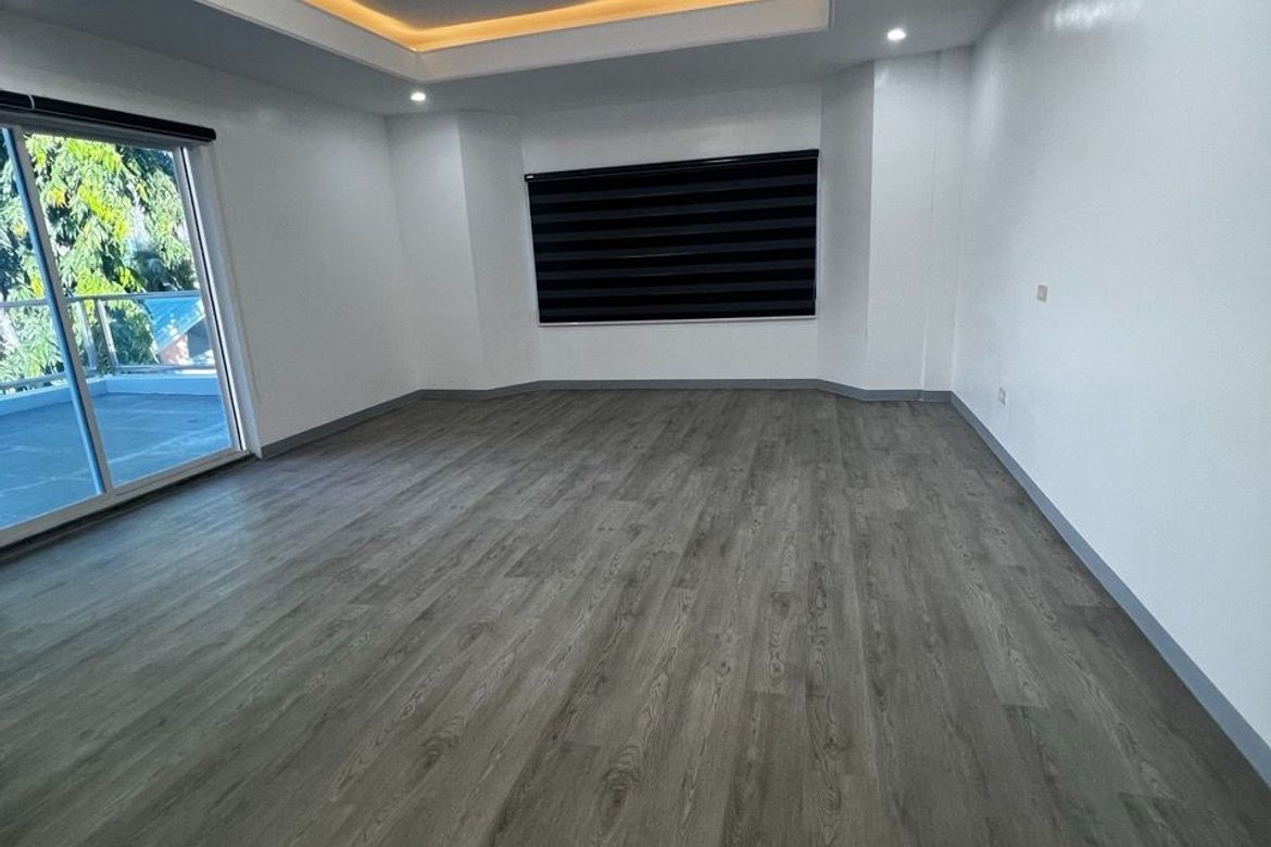 7 Bedroom House for Sale in Moonwalk, Parañaque, Metro Manila – photo 3