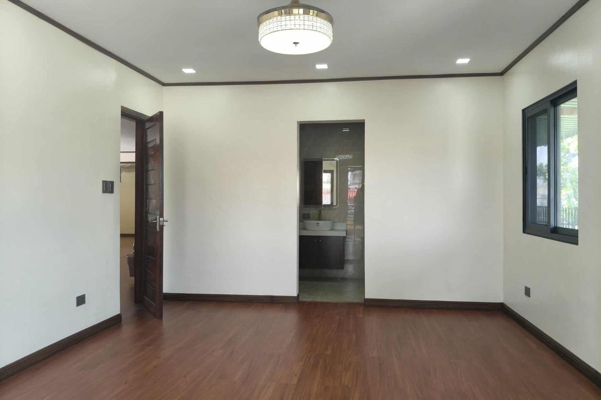 7 Bedroom House for Sale in Moonwalk, Parañaque, Metro Manila – photo 7