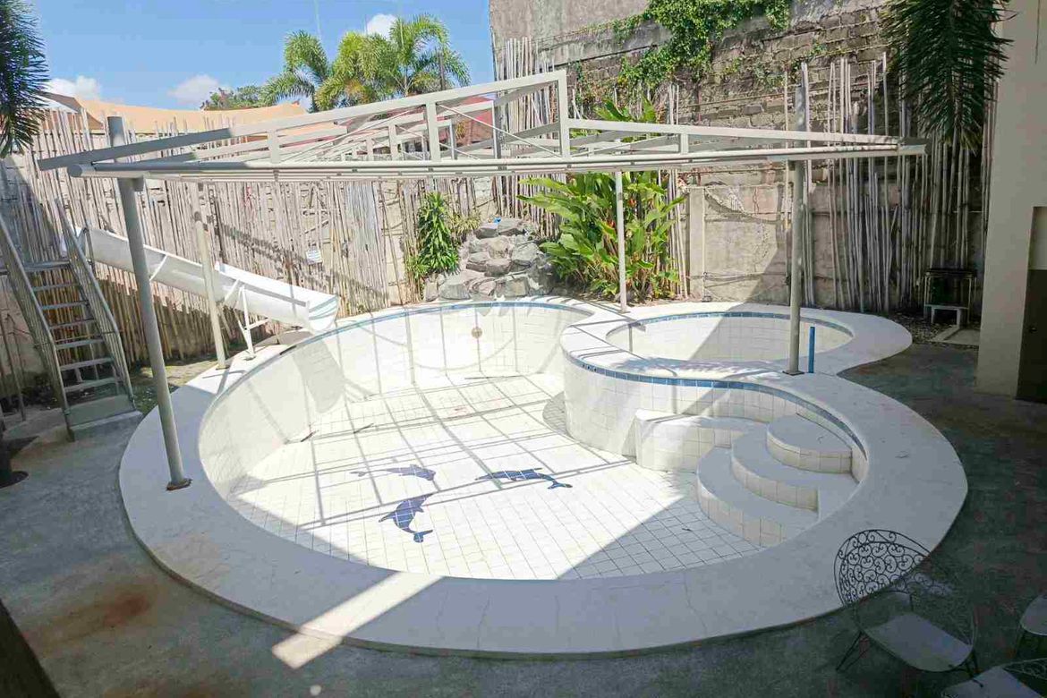 7 Bedroom House for Sale in Pansol, Calamba, Laguna – photo 3