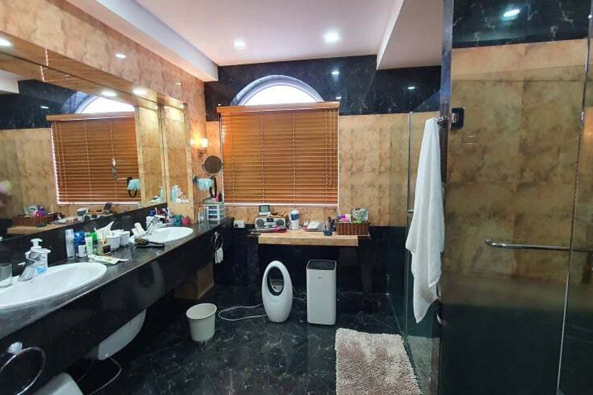 7 Bedroom House for Sale in Pansol, Quezon City, Metro Manila – photo 3