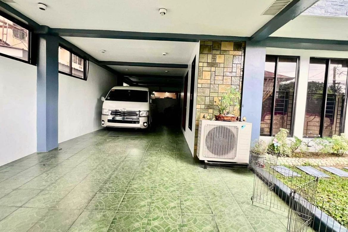 7 Bedroom House for Sale in Pasong Tamo, Quezon City, Metro Manila – photo 2