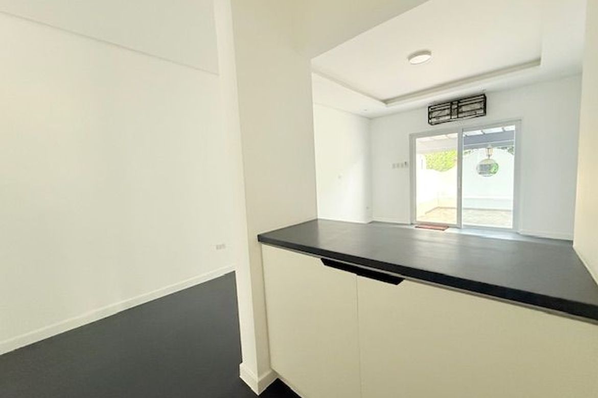7 Bedroom House for Sale in Pasong Tamo, Quezon City, Metro Manila – photo 6