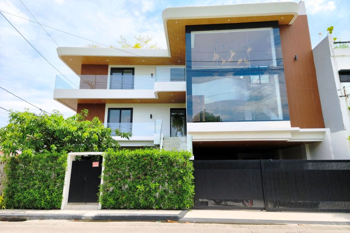 7 Bedroom House for Sale in Pinagbuhatan, Pasig, Metro Manila