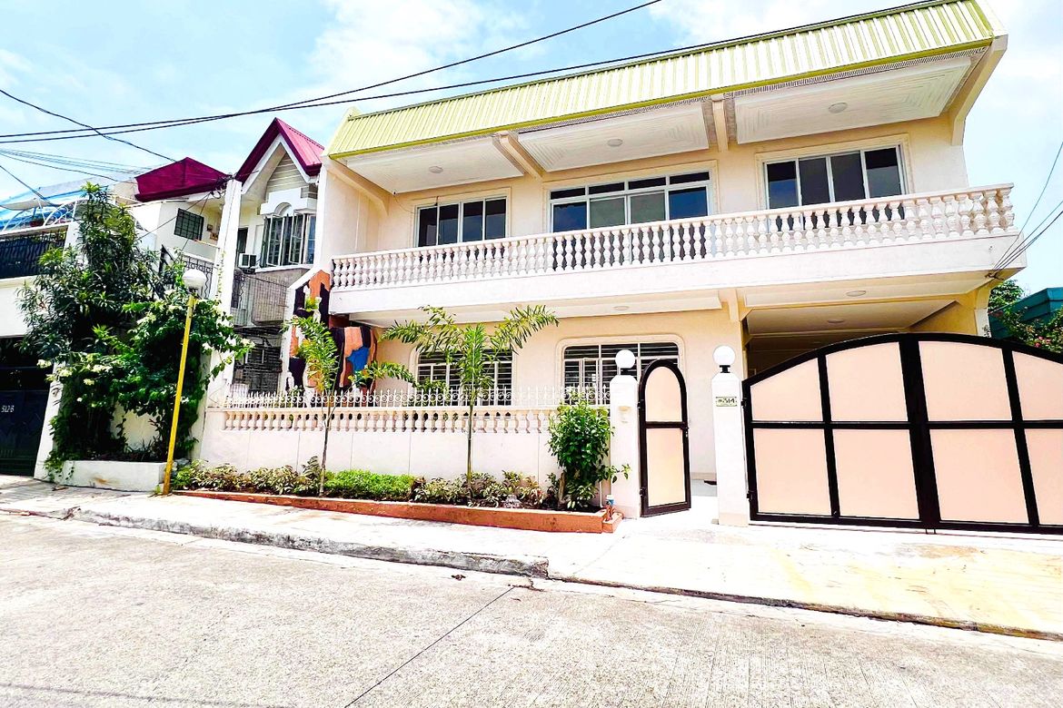 7 Bedroom House for Sale in San Antonio, Parañaque, Metro Manila