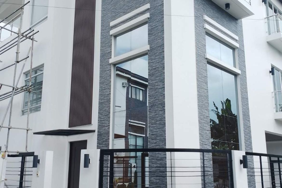 7 Bedroom House for Sale in San Nicolas, Pasig, Metro Manila