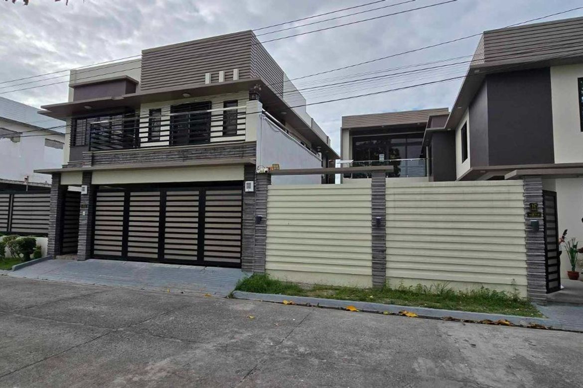 7 Bedroom House for Sale in Santo Cristo, Angeles, Pampanga