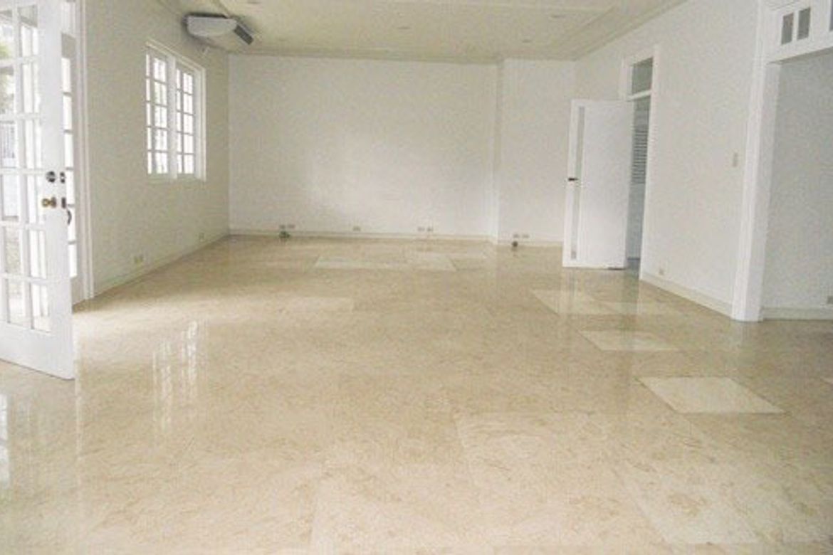 7 Bedroom House for Sale in Urdaneta Village, Bangkal, Makati, Metro Manila near MRT-3 Magallanes
