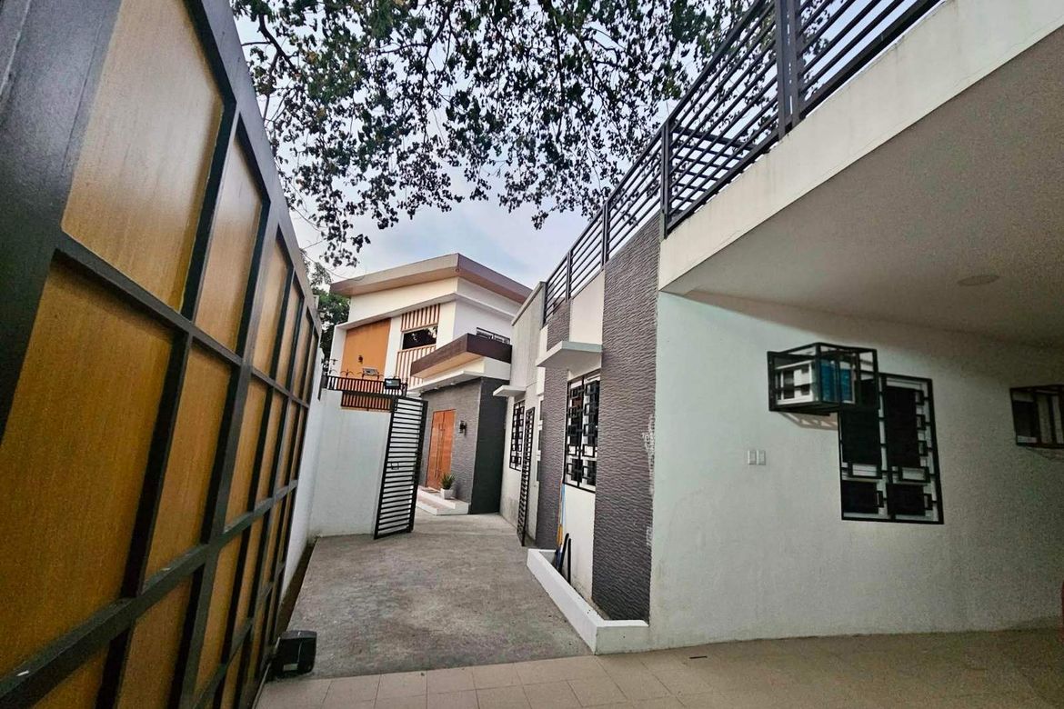 7 Bedroom Townhouse for Sale in Marcelo Green Village, Parañaque, Metro Manila – photo 2