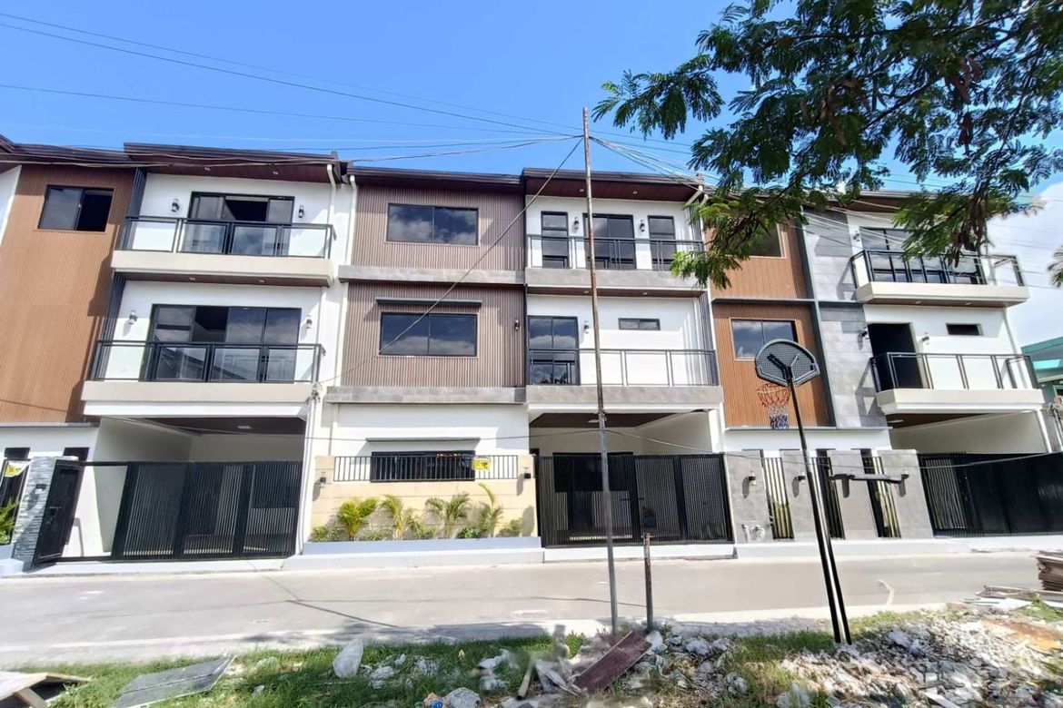 7 Bedroom Townhouse for Sale in San Miguel, Pasig, Metro Manila