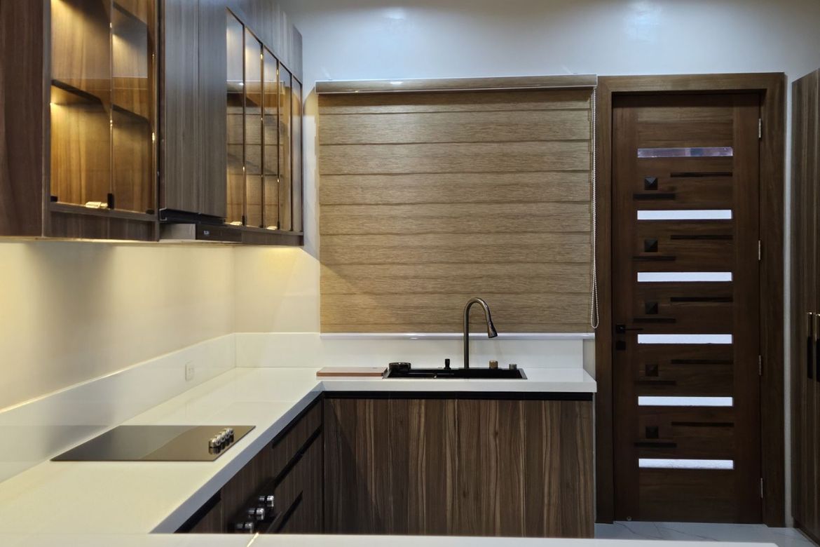 7 Bedroom Townhouse for Sale in Tahanan Village, BF Homes, Parañaque, Metro Manila