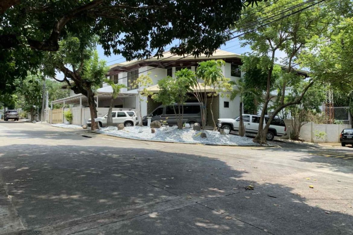7 Bedroom Villa for Sale in Ayala Alabang Village, New Alabang Village, Muntinlupa, Metro Manila – photo 2