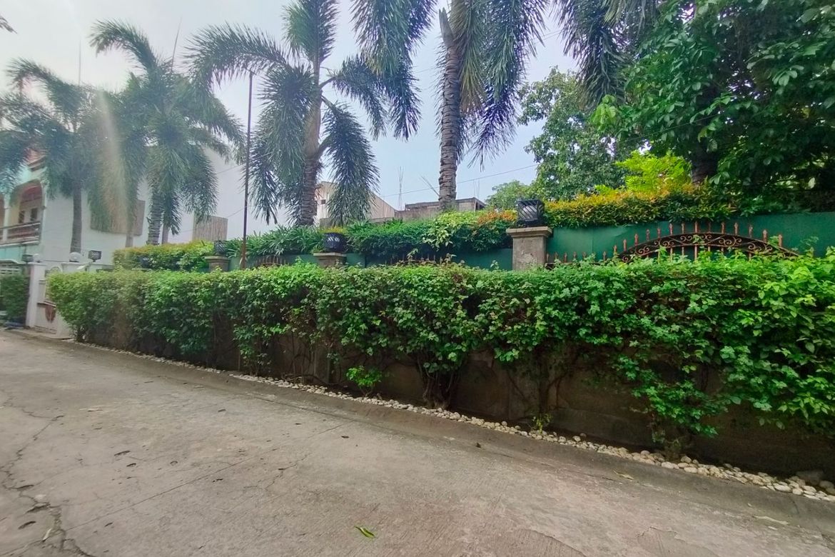 7 Bedroom Villa for Sale in Poblacion, Muntinlupa, Metro Manila – photo 4