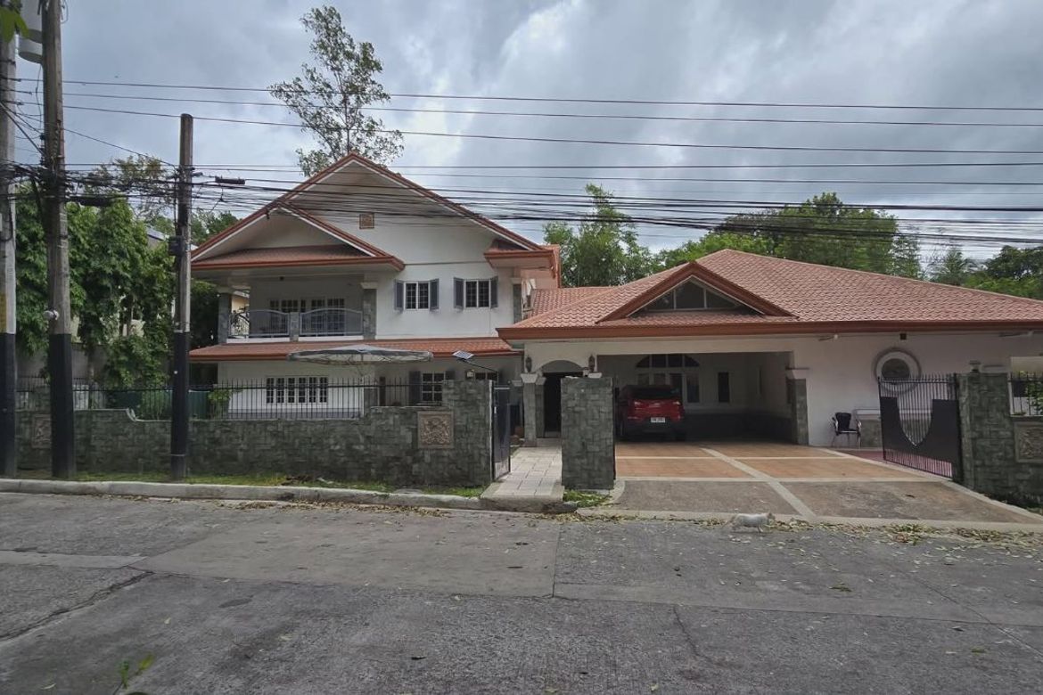 8 Bedroom House for Rent in Cutcut, Angeles, Pampanga photo 2