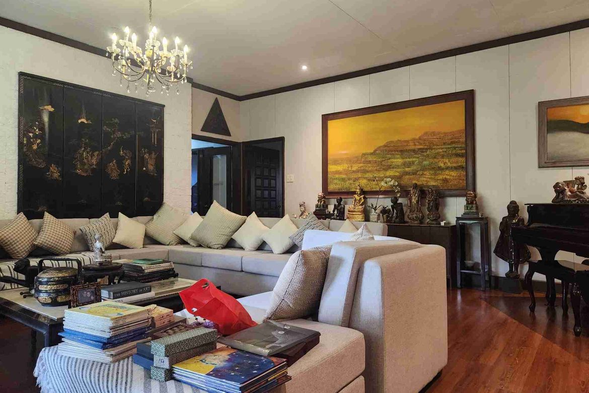 8 Bedroom House for Sale in Alta Vista Village - Quezon City, Loyola Heights, Quezon City, Metro Manila