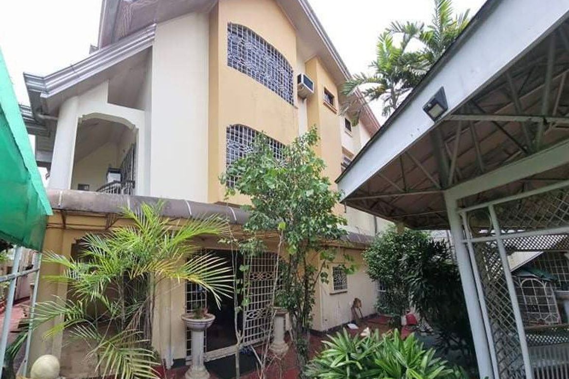 8 Bedroom House for Sale in Apolonio Samson, Quezon City, Metro Manila – photo 2