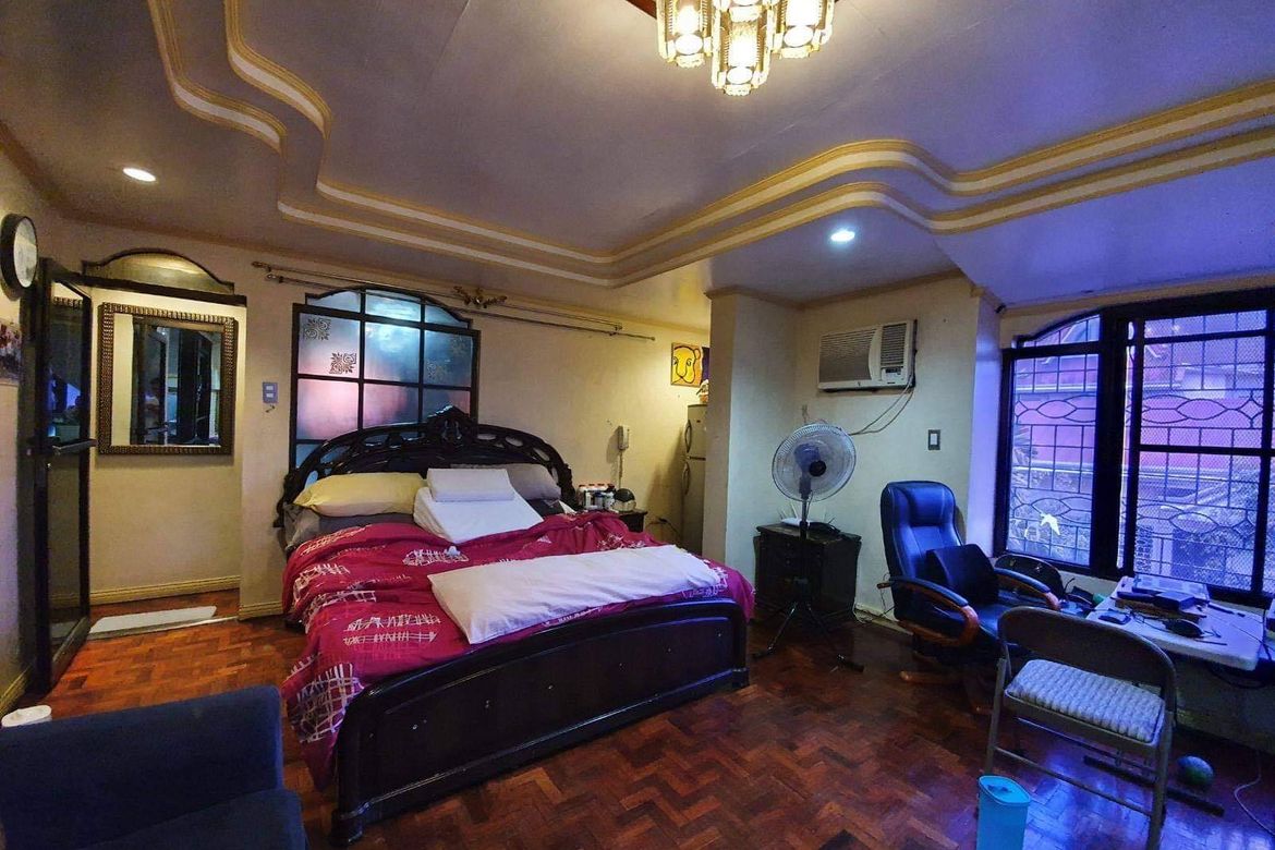 8 Bedroom House for Sale in Apolonio Samson, Quezon City, Metro Manila – photo 4