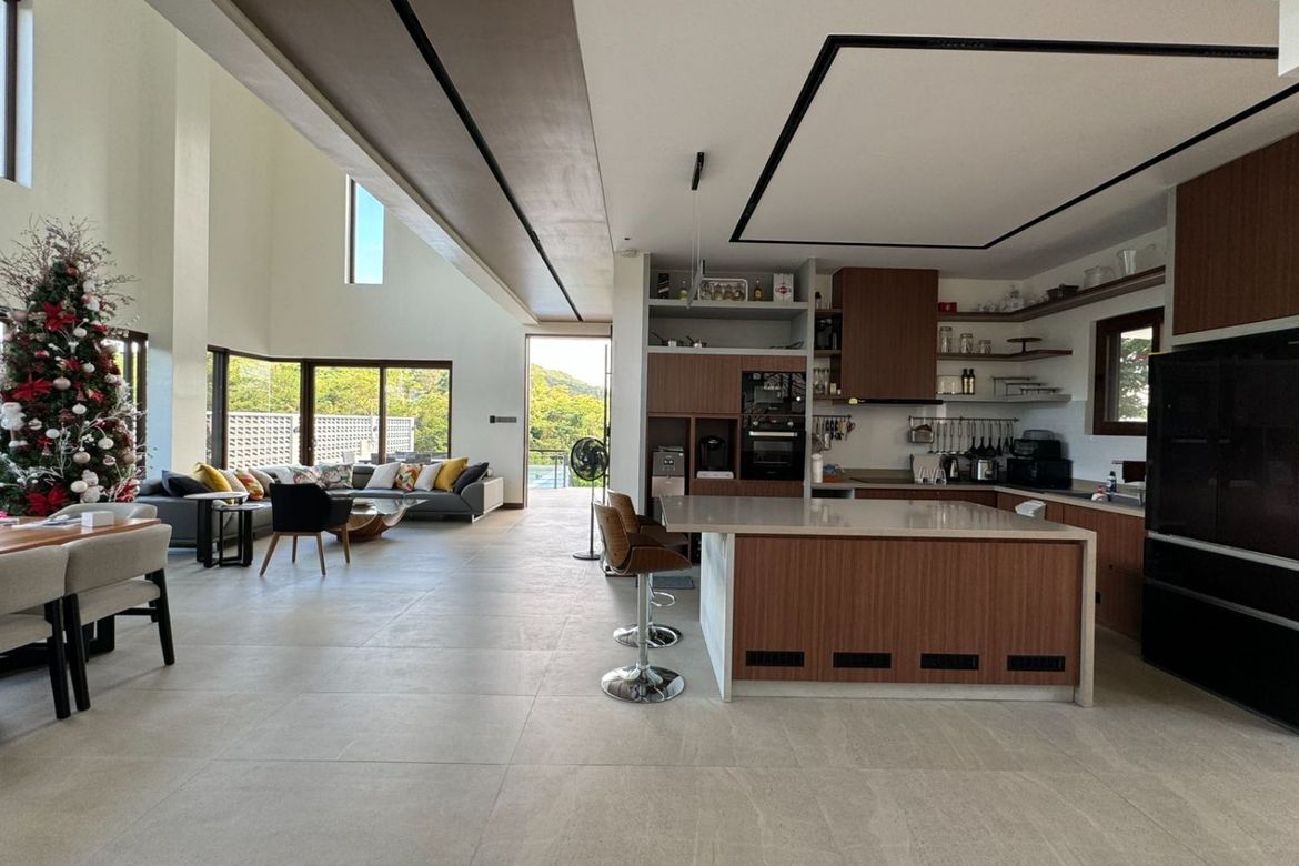 8 Bedroom House for Sale in Balaytigui, Nasugbu, Batangas
