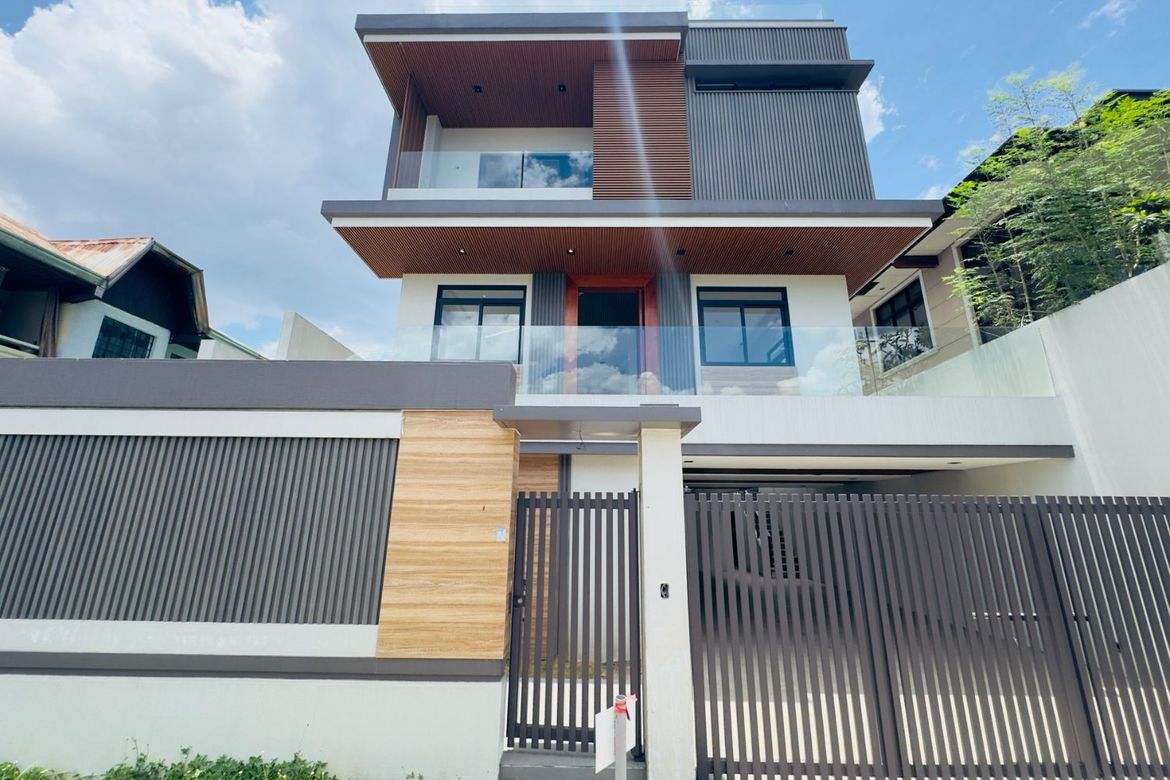 8 Bedroom House for Sale in Batasan Hills, Quezon City, Metro Manila – photo 3