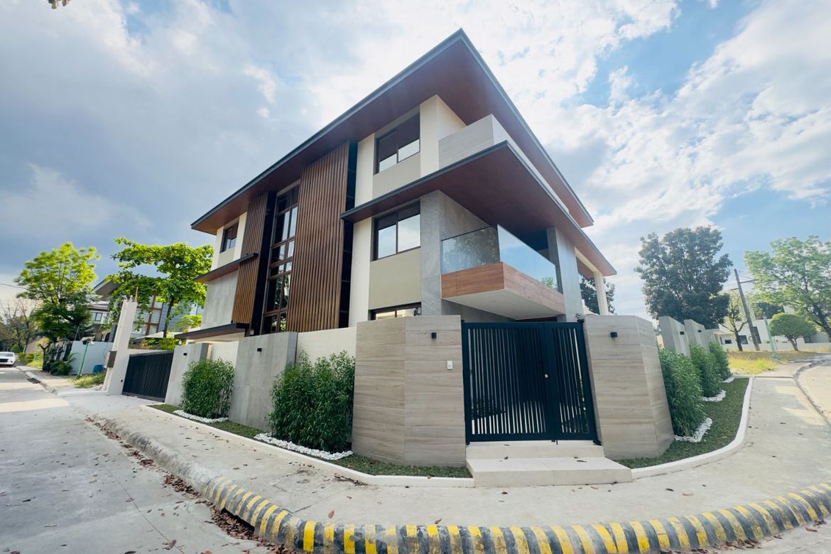 8 Bedroom House for Sale in Batasan Hills, Quezon City, Metro Manila – photo 5
