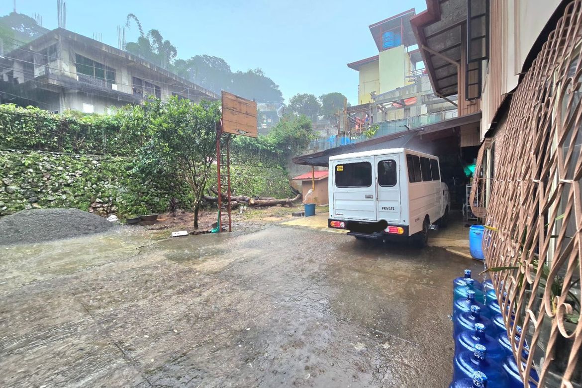 8 Bedroom House for Sale in Camp 7, Baguio, Benguet – photo 2