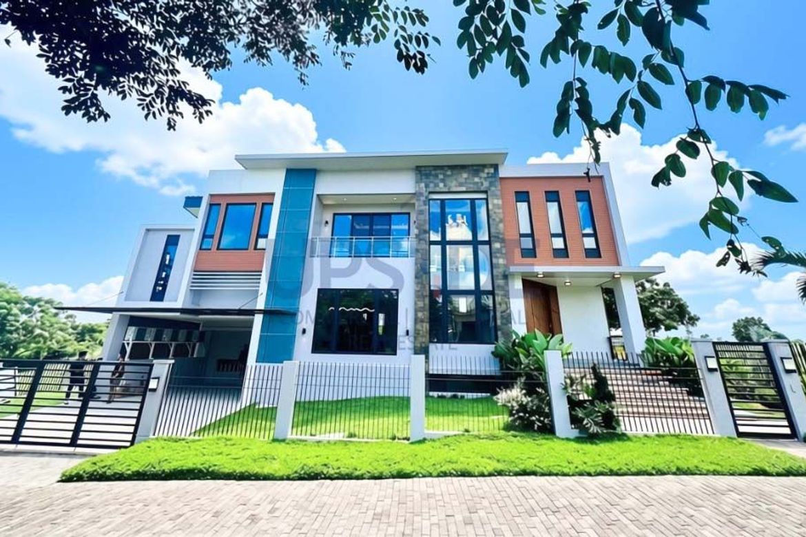 8 Bedroom House for Sale in Canlubang, Calamba, Laguna