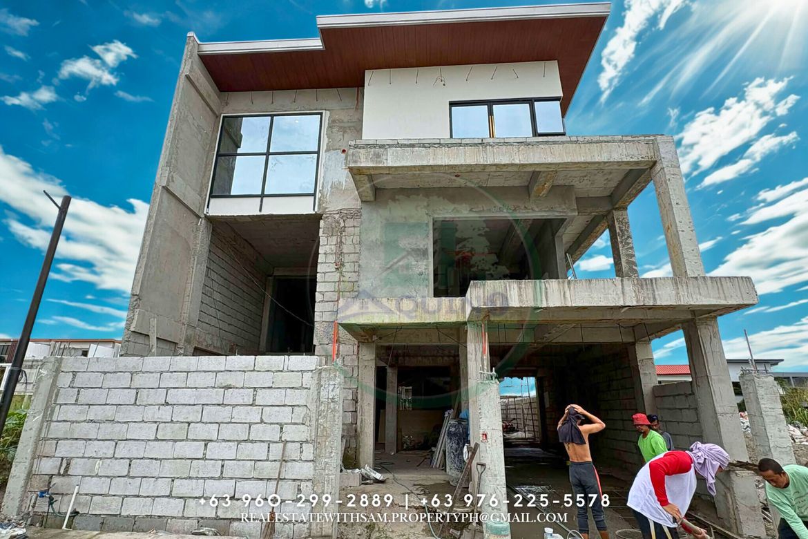8 Bedroom House for Sale in Cuayan, Angeles, Pampanga