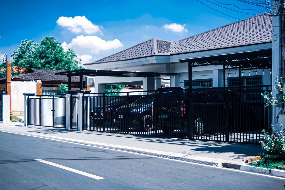 8 Bedroom House for Sale in Culiat, Quezon City, Metro Manila