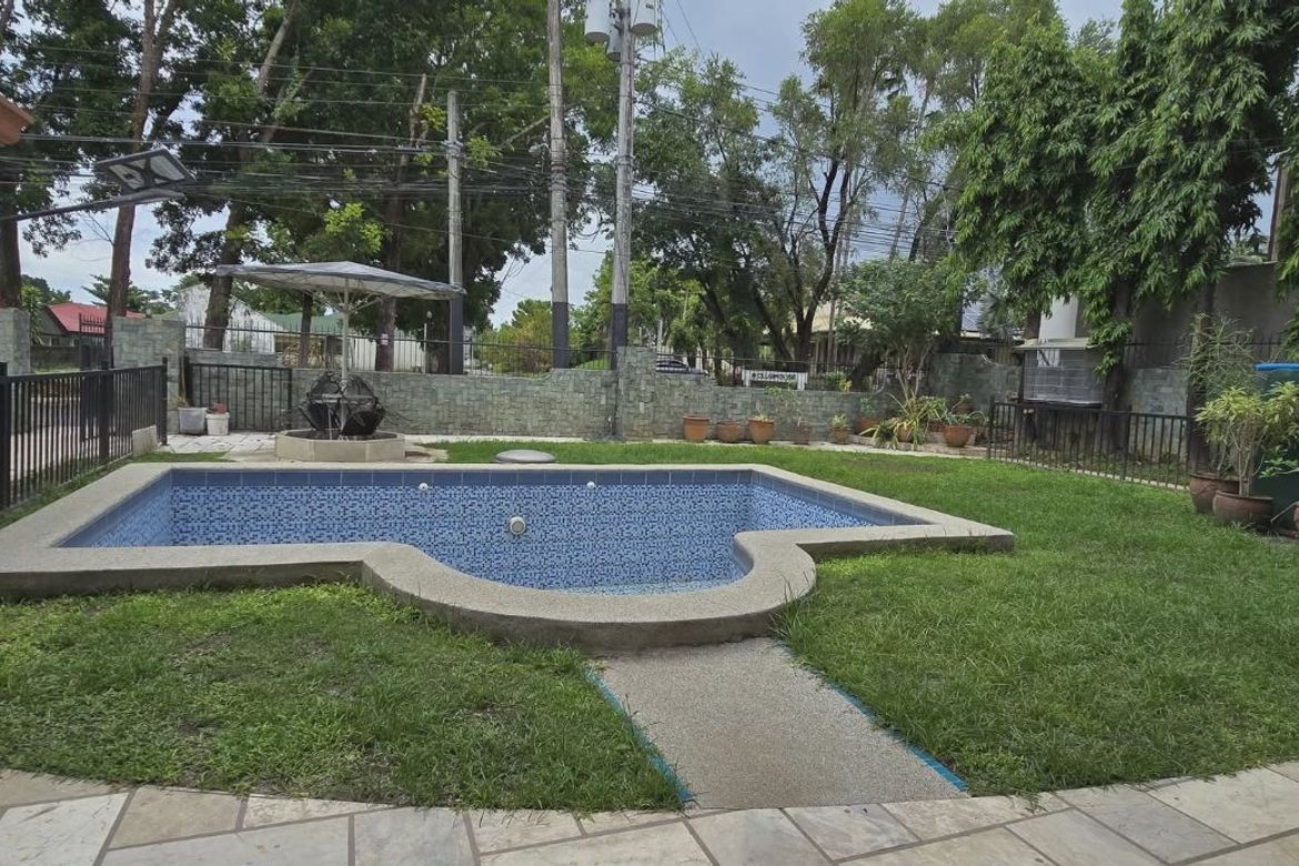 8 Bedroom House for Sale in Cutcut, Angeles, Pampanga – photo 2