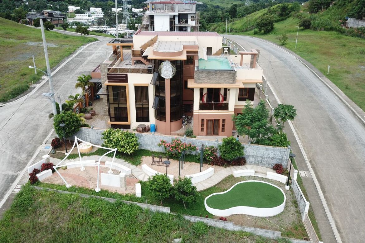 8 Bedroom House for Sale in Cuyambay, Tanay, Rizal