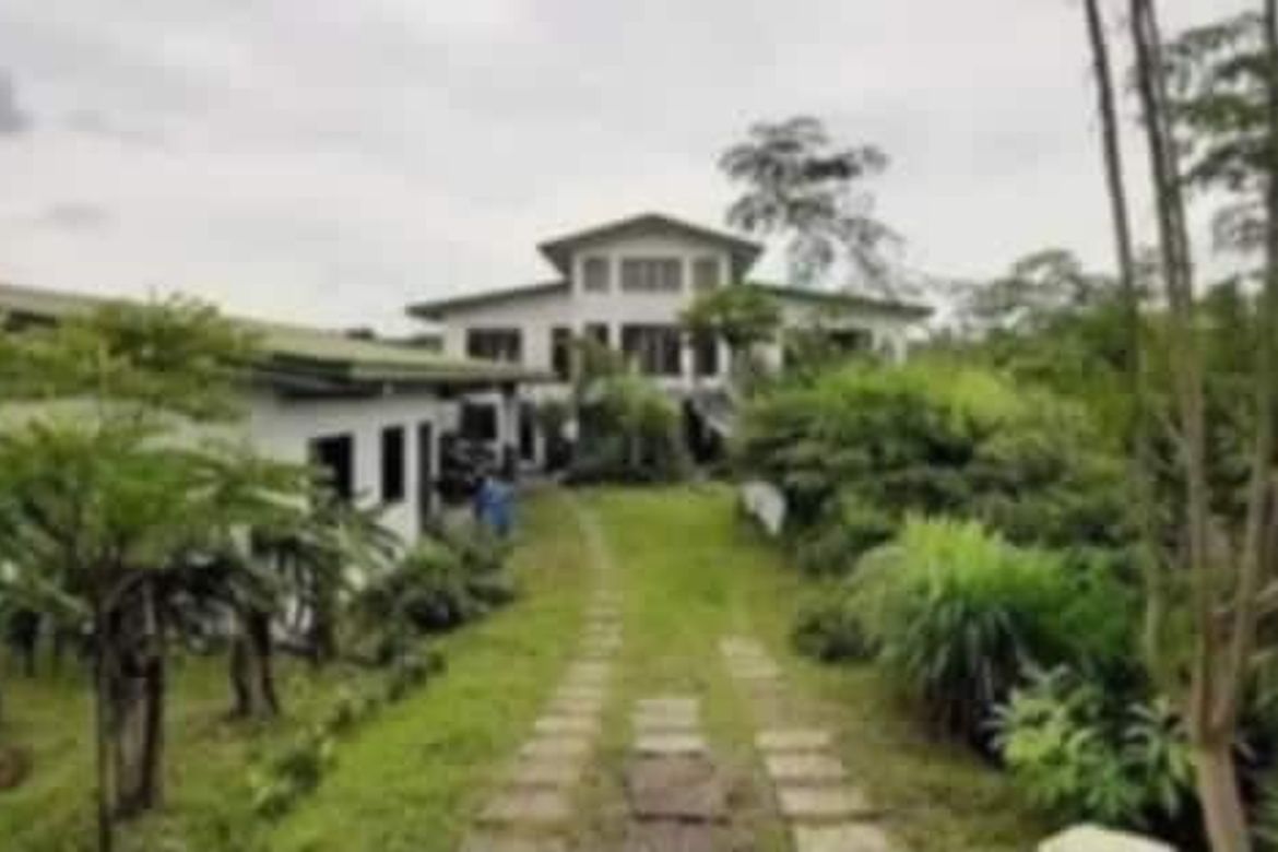 8 Bedroom House for Sale in Esperanza Ilaya, Alfonso, Cavite