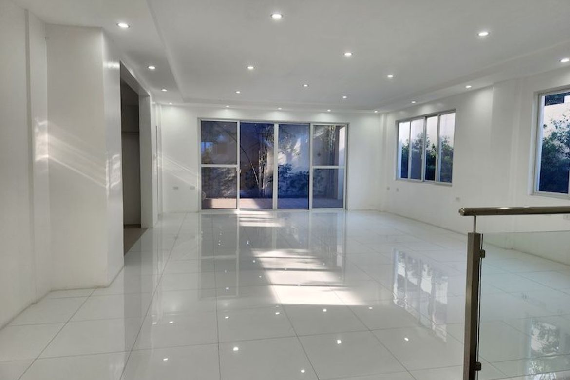 8 Bedroom House for Sale in New Alabang Village, Muntinlupa, Metro Manila – photo 2