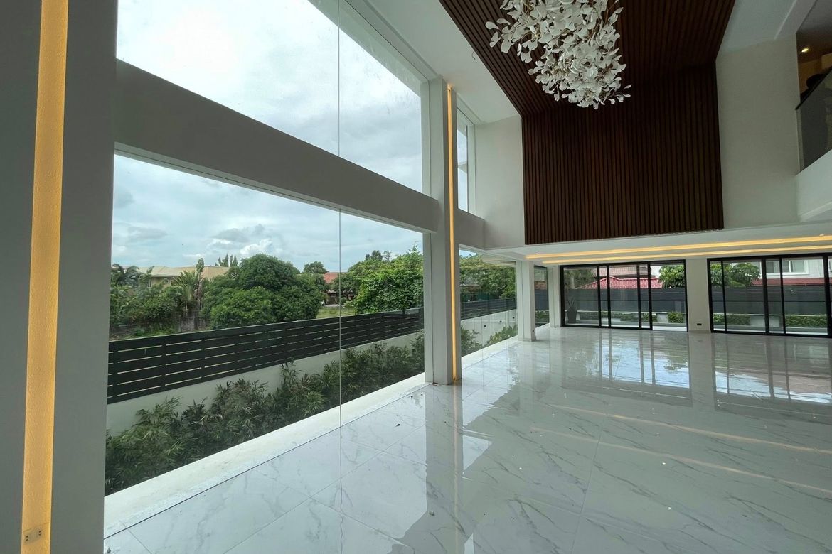 8 Bedroom House for Sale in New Alabang Village, Muntinlupa, Metro Manila – photo 2